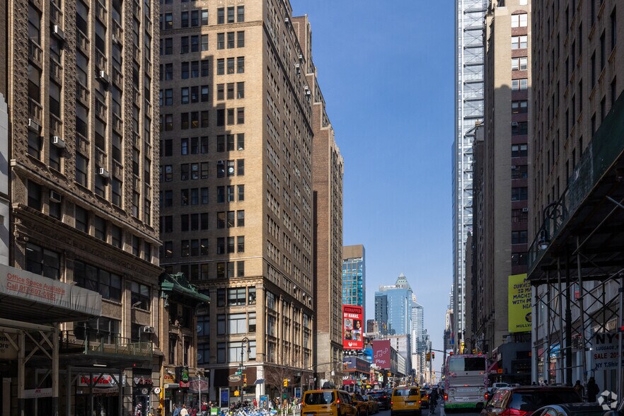More Photos Of 589 Eighth Ave, New York Loft Creative Space For Lease