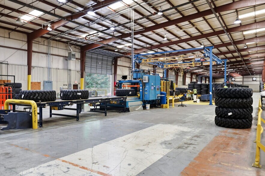 More Photos Of 1526 S Brightleaf Blvd, Smithfield Warehouse For Lease