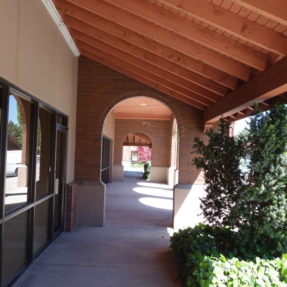 More Photos Of 2712 S 3600 W, Salt Lake City Showroom For Lease