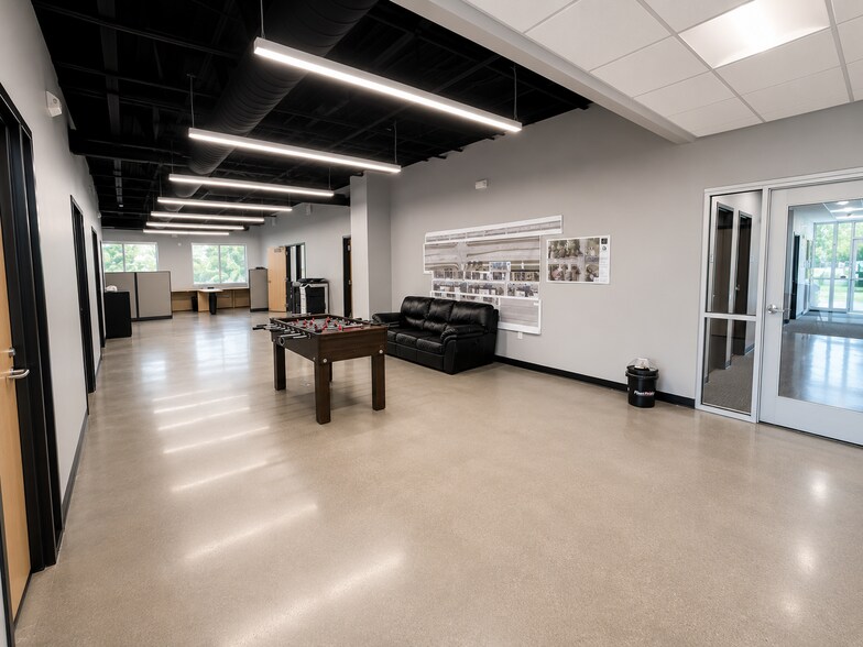More Photos Of 9400 Plum Dr, Urbandale Office For Lease