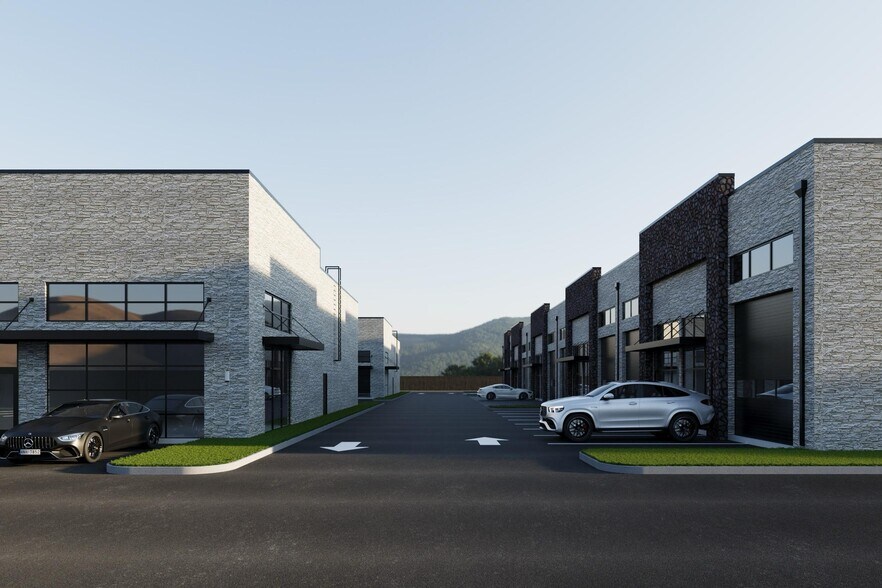 More Photos Of 1817 McKinney St, Melissa Showroom For Lease