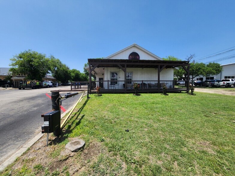 More Photos Of 9577 Huebner Rd, San Antonio General Retail For Sale