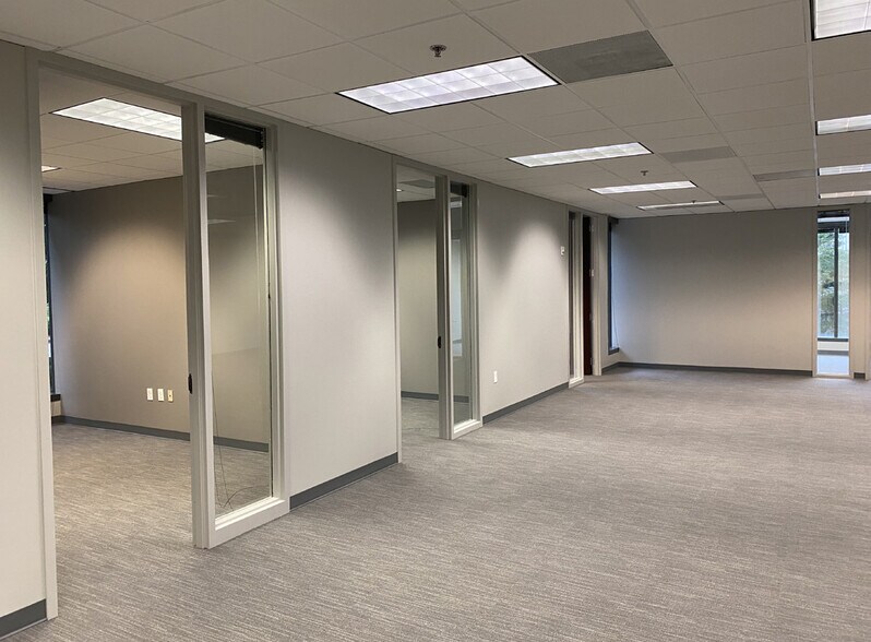 More Photos Of 900 Ashwood Pky, Atlanta Office For Lease
