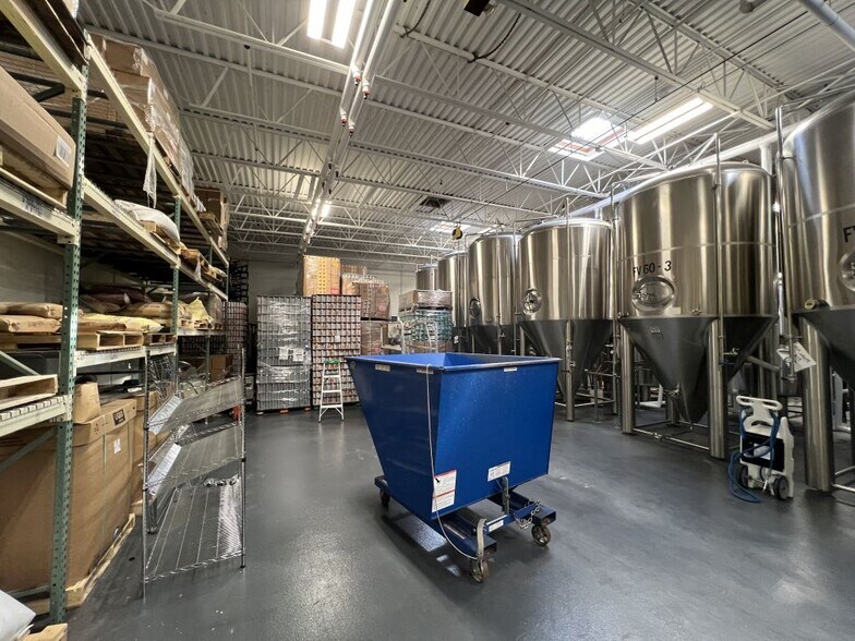 More Photos Of 16 Business Park Dr, Branford Warehouse For Sale