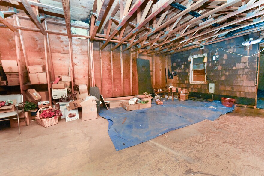 More Photos Of 4143 Main St, Bridgeport Storefront For Sale