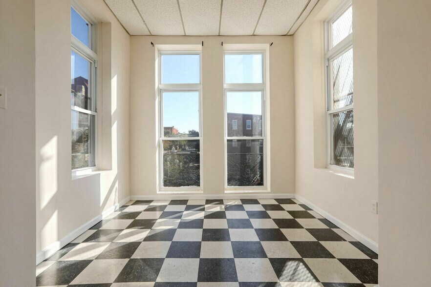 More Photos Of 2129 Charles St, Baltimore Storefront Retail Residential For Sale