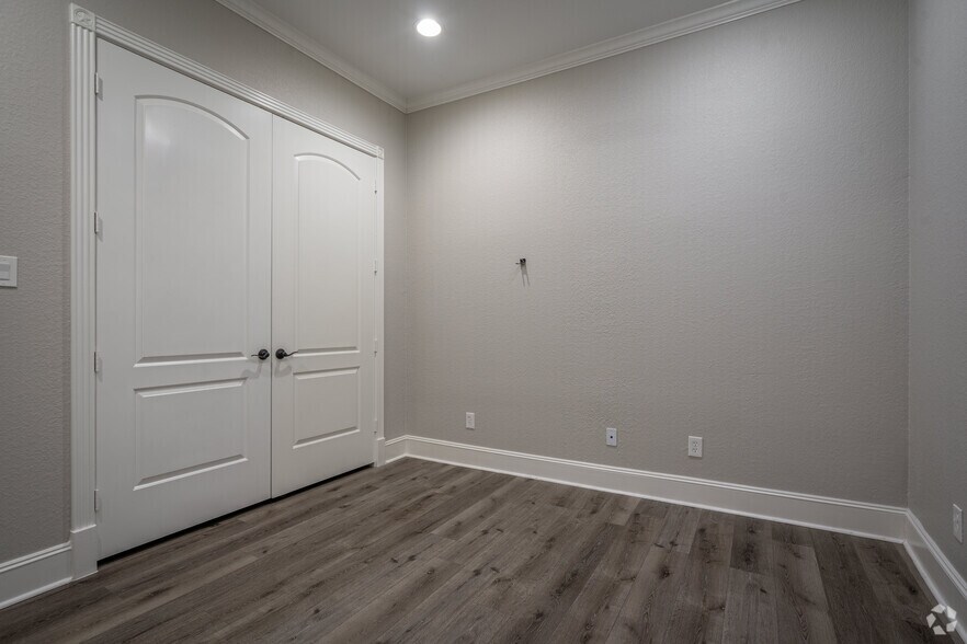 More Photos Of 11601 Spring Cypress Rd, Tomball Office For Sale