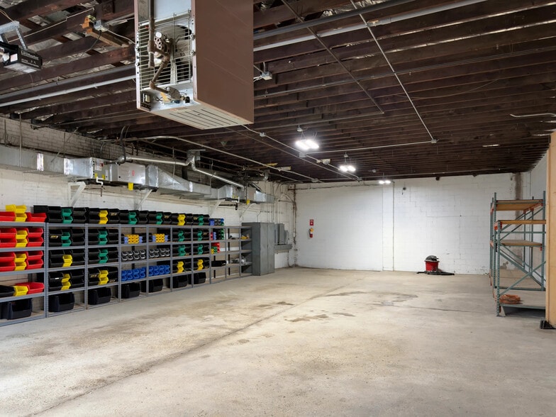 More Photos Of 1100 W Town St, Columbus Industrial For Sale