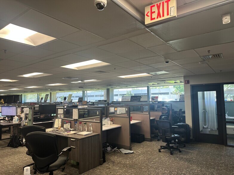 More Photos Of 4919 W Laurel St, Tampa Medical For Sale