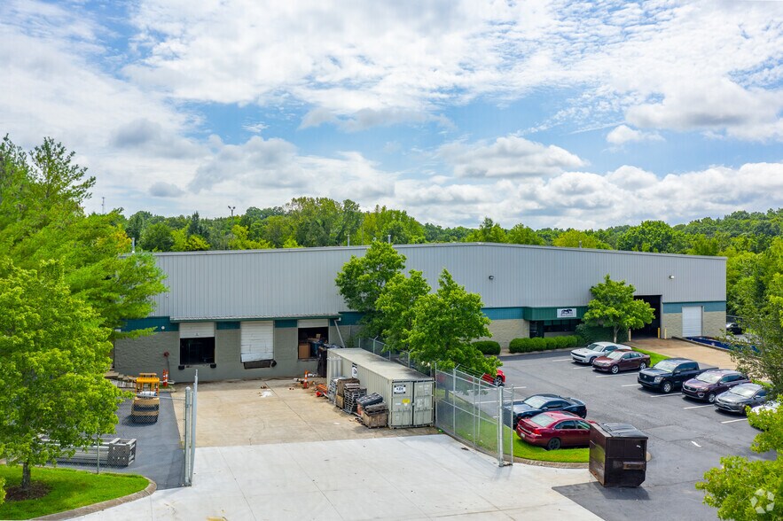 More Photos Of 566-568 Brick Church Park Dr, Nashville Distribution For Lease