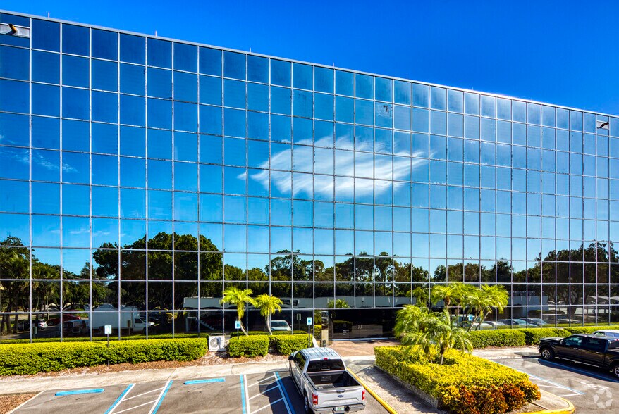 More Photos Of 5100 W Kennedy Blvd, Tampa Office For Lease