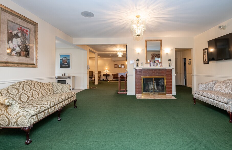 More Photos Of 11 Linden St, Reading Funeral Home For Sale