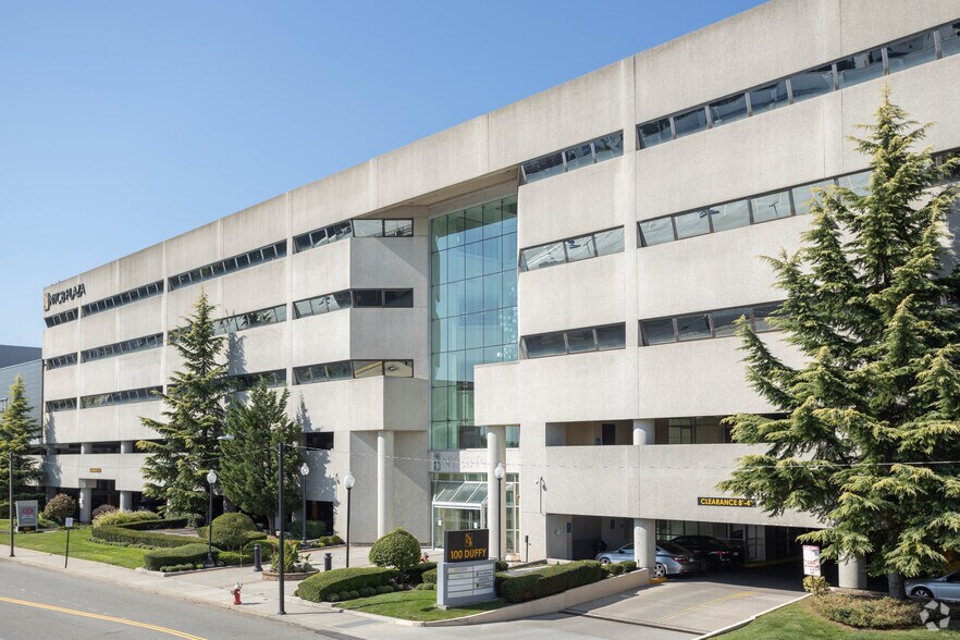 Primary Photo Of 100 Duffy Ave, Hicksville Office For Lease