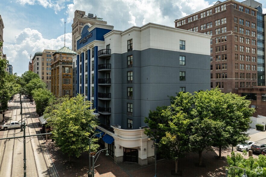 More Photos Of 9-11 N Main St, Memphis Restaurant For Lease