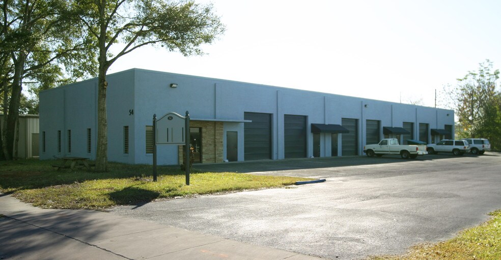 More Photos Of 54 W Illiana, Orlando Warehouse For Lease
