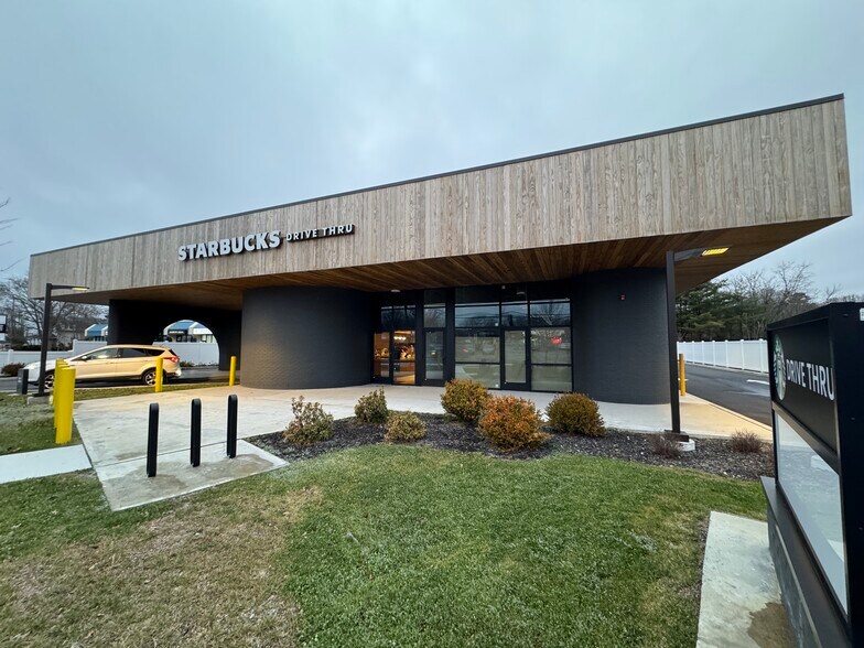 More Photos Of 718 Medford Ave, Patchogue Storefront For Lease