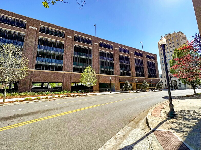 More Photos Of Greene St NE & Holmes Ave NE, Huntsville Parking Garage For Lease