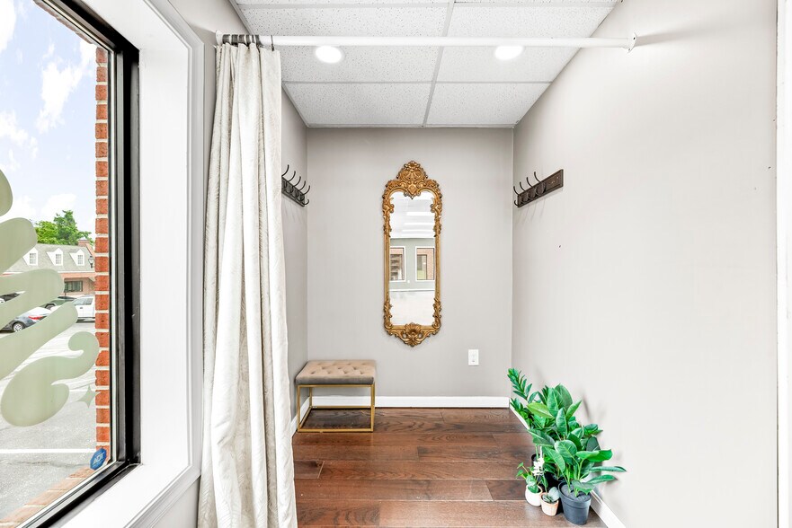 More Photos Of 10351 Southern Maryland Blvd, Dunkirk Office For Sale