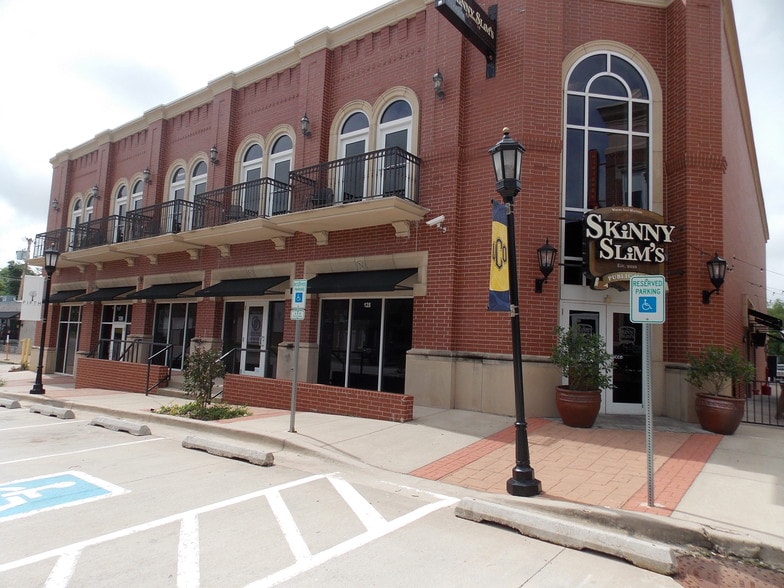 Primary Photo Of 120 E 5th St, Edmond Unknown For Lease