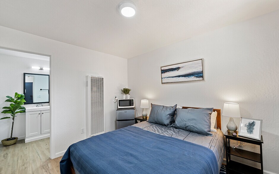 More Photos Of 3918 Pioneer Trl, South Lake Tahoe Hotel For Sale