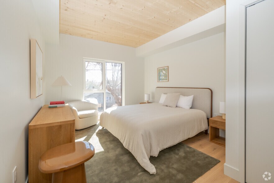 More Photos Of 517 W Main St, Madison Apartments For Lease