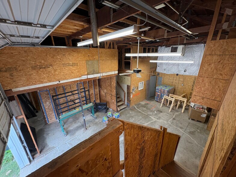 More Photos Of 703 Widewater Dr, Lafayette Warehouse For Lease