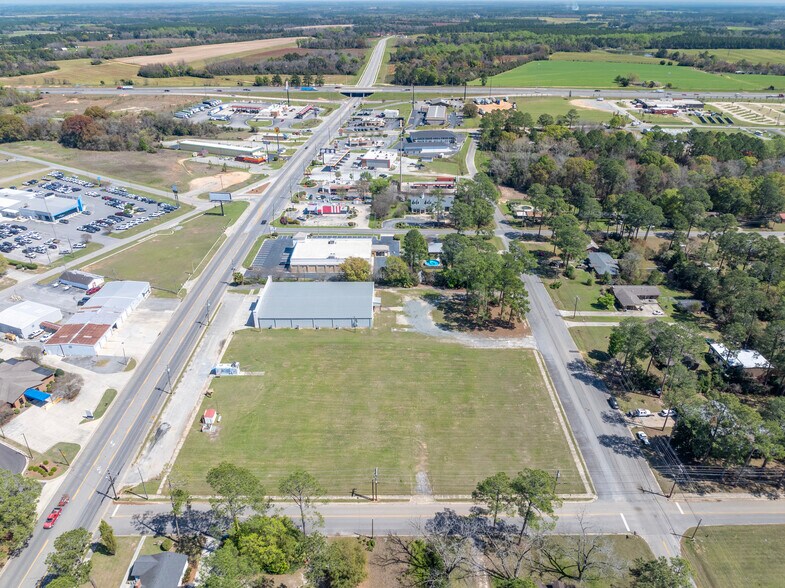 More Photos Of 640 E Washington Ave, Ashburn Freestanding For Sale