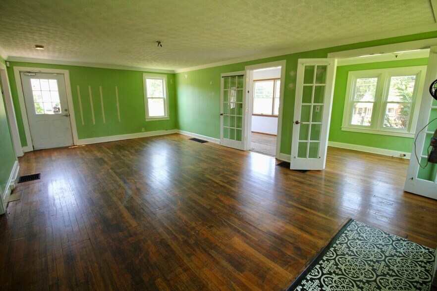 More Photos Of 1805 Columbus Rd, Granville Specialty For Sale