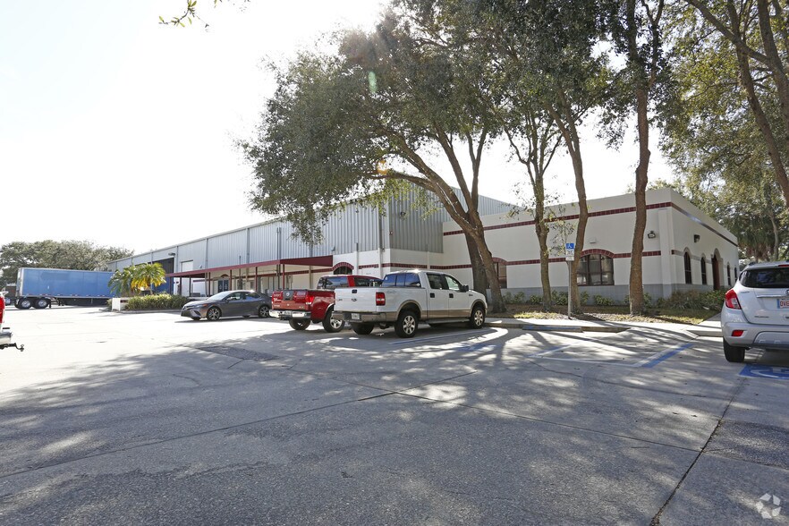 Primary Photo Of 6411 Parkland Dr, Sarasota Manufacturing For Lease