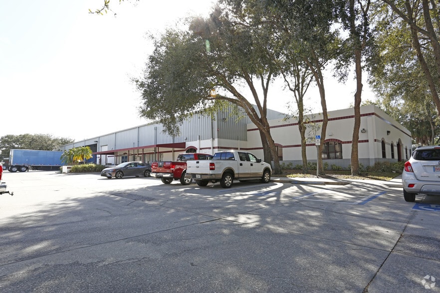 More Photos Of 6411 Parkland Dr, Sarasota Manufacturing For Lease