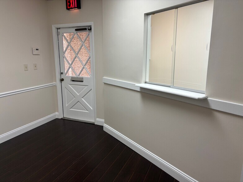 More Photos Of 113 S Macdill Ave, Tampa Office For Sale