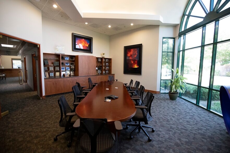 More Photos Of 900 Wakefield Dr, Oakdale Industrial For Sale