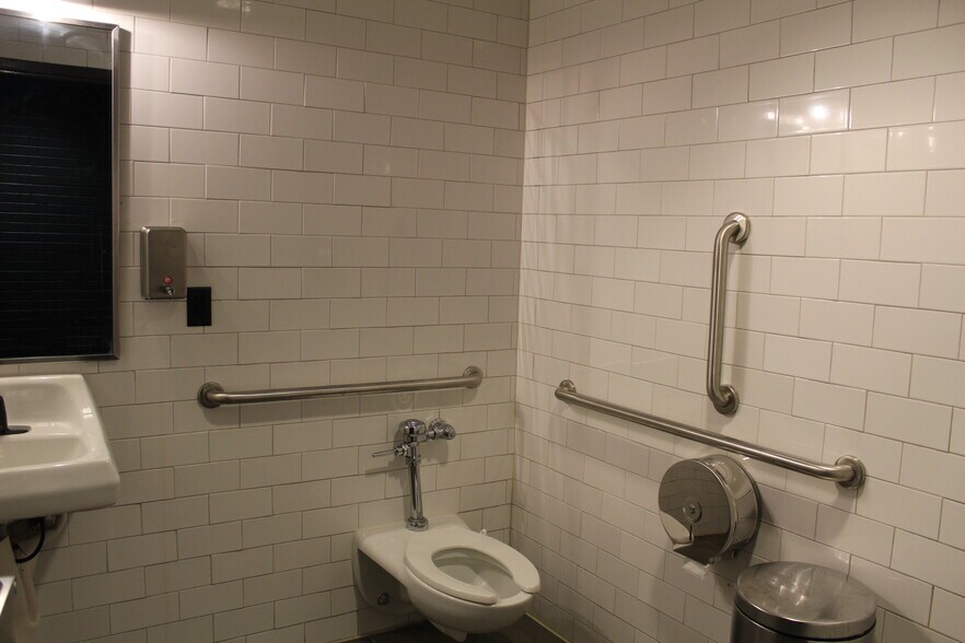 More Photos Of 1147 20th St NW, Washington Medical For Lease