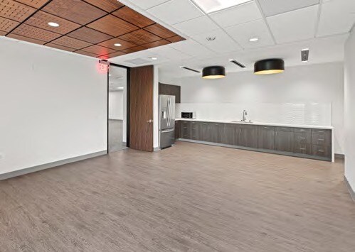 More Photos Of 1901 Babcock Rd, San Antonio Medical For Sale