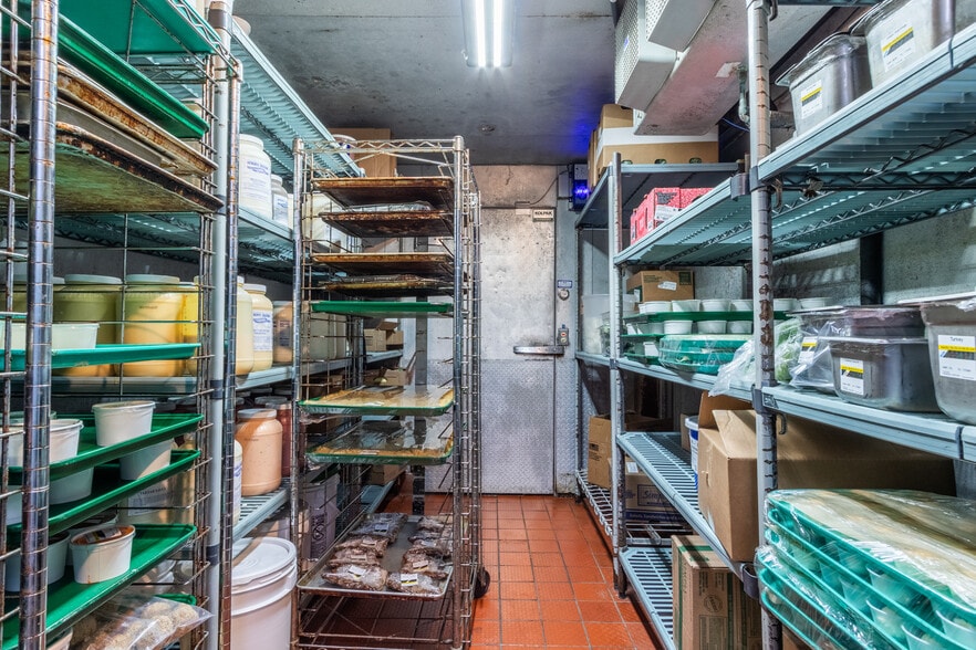 More Photos Of 5075 Crookshank Rd, Cincinnati Restaurant For Sale