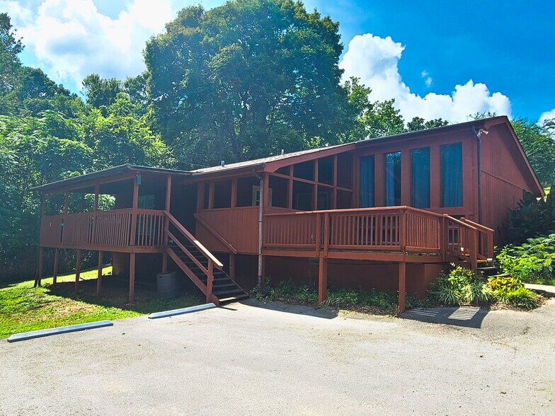 3713 Washington Pike, Knoxville, TN 37917 Light Manufacturing For