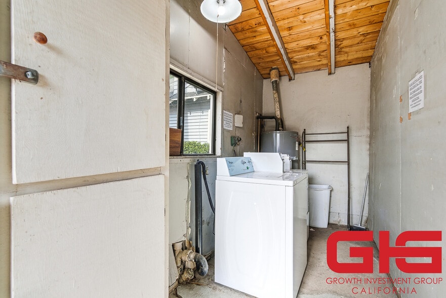 More Photos Of 902-906 S Marengo Ave, Pasadena Apartments For Sale