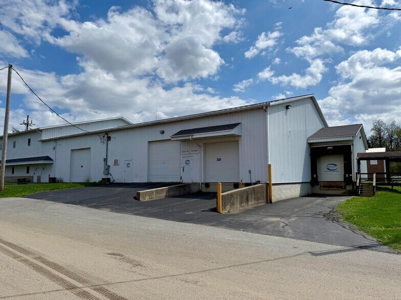 More Photos Of 450 Campbell St, Valparaiso Service For Lease