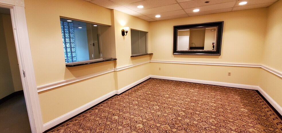 More Photos Of 955 Main St, Winchester Medical For Lease