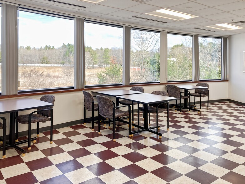 More Photos Of 44 Bearfoot Rd, Northborough Coworking Space