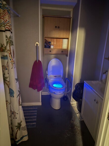 More Photos Of 104 W Main St, Floris Apartments For Sale