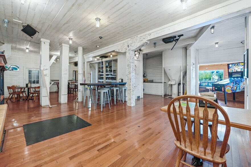 More Photos Of 100 S Old State Road 15, Leesburg Restaurant For Sale