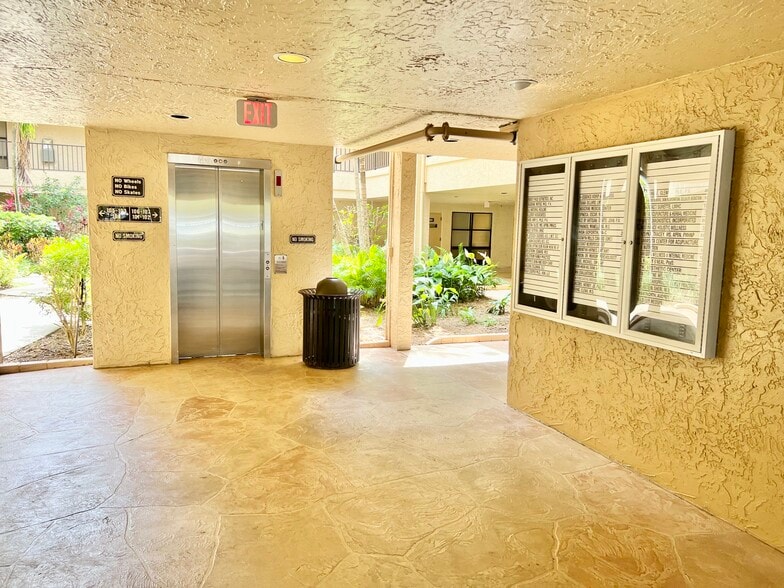 More Photos Of 2650 Bahia Vista St, Sarasota Medical For Sale