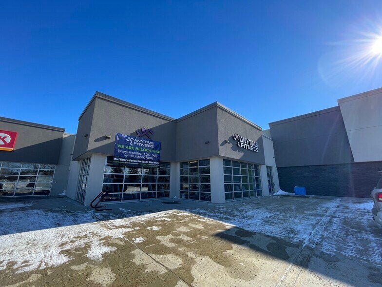 More Photos Of 2127 50 Ave, Red Deer Freestanding For Lease