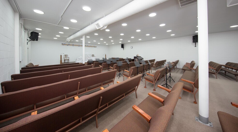 More Photos Of 1122-1126 Missouri St, Fairfield Office For Sale