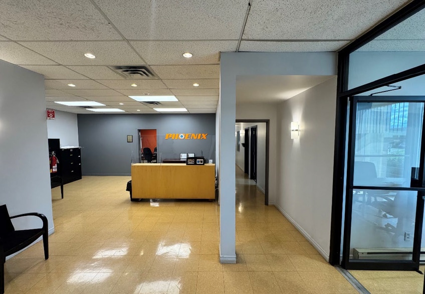 More Photos Of 2270 Boul Industriel, Laval Manufacturing For Lease