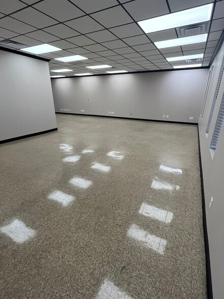 More Photos Of 2804 SE 59th St, Oklahoma City Manufacturing For Sale