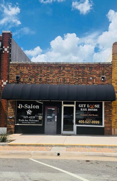 Primary Photo Of 215 W Main St, Purcell Storefront For Lease