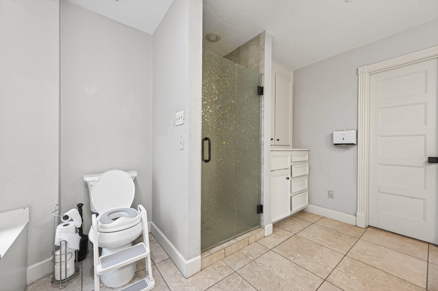 More Photos Of 8911 West Ln, Magnolia Office For Sale