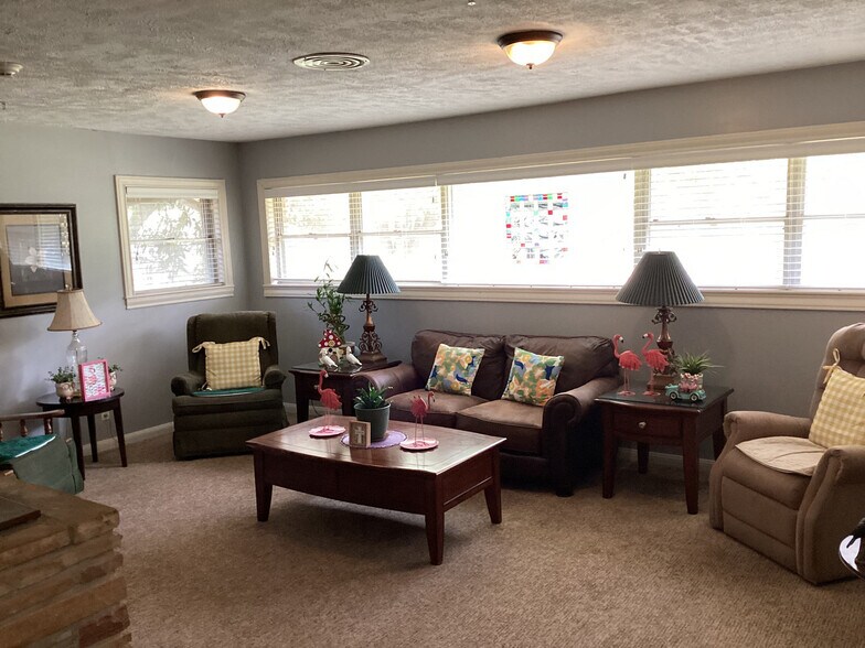 More Photos Of 302 Conroe Dr, Conroe Assisted Living For Sale
